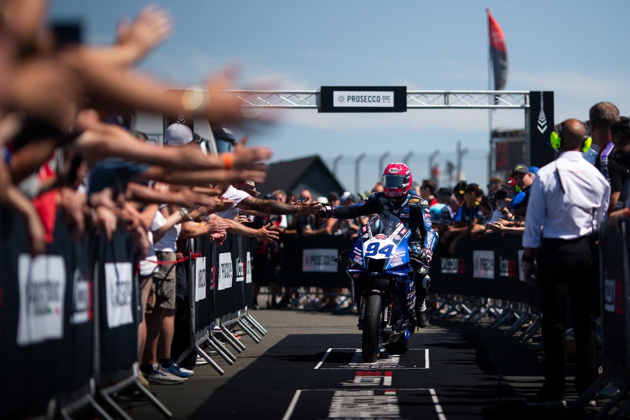 mondial supersport podiums lucas mahias donington gmt94